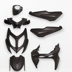 PLAATSET APLUS PASSEND OP YAMAHA AEROX 2013-2018 - 7 DELIG MAT ZWART